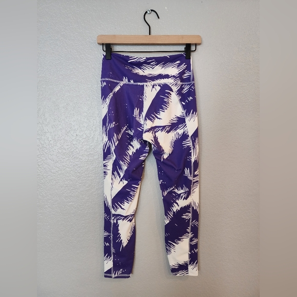 Fabletics Oasis PureLuxe High-Waisted 7/8 Legging - Picture 8 of 8